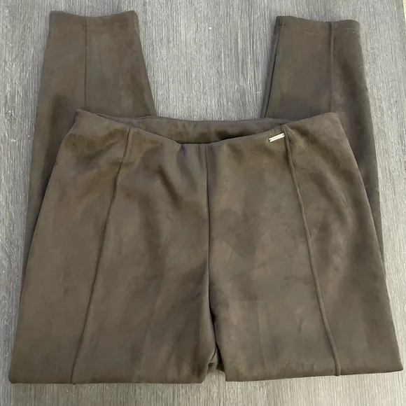 T Tahari Faux Suede Pull On Cigarette Pants - Picture 4 of 6